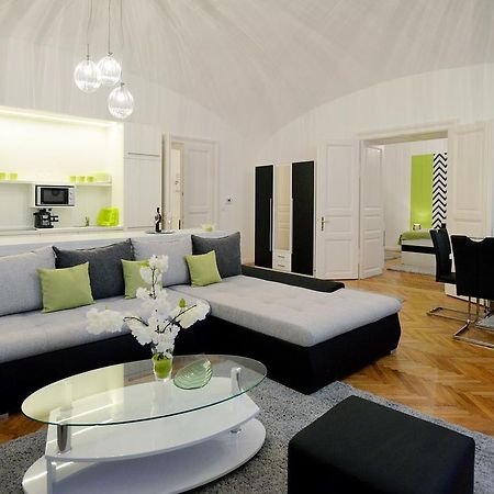 Varkapitany Apartman Eger Buitenkant foto