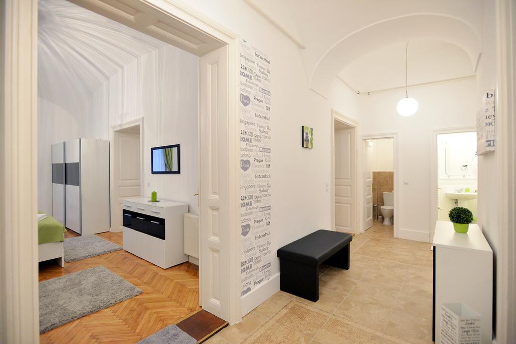 Varkapitany Apartman Eger Buitenkant foto