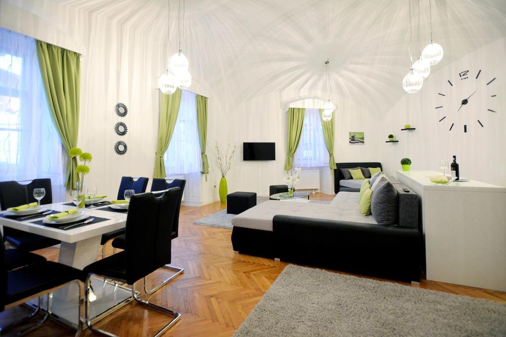Varkapitany Apartman Eger Buitenkant foto
