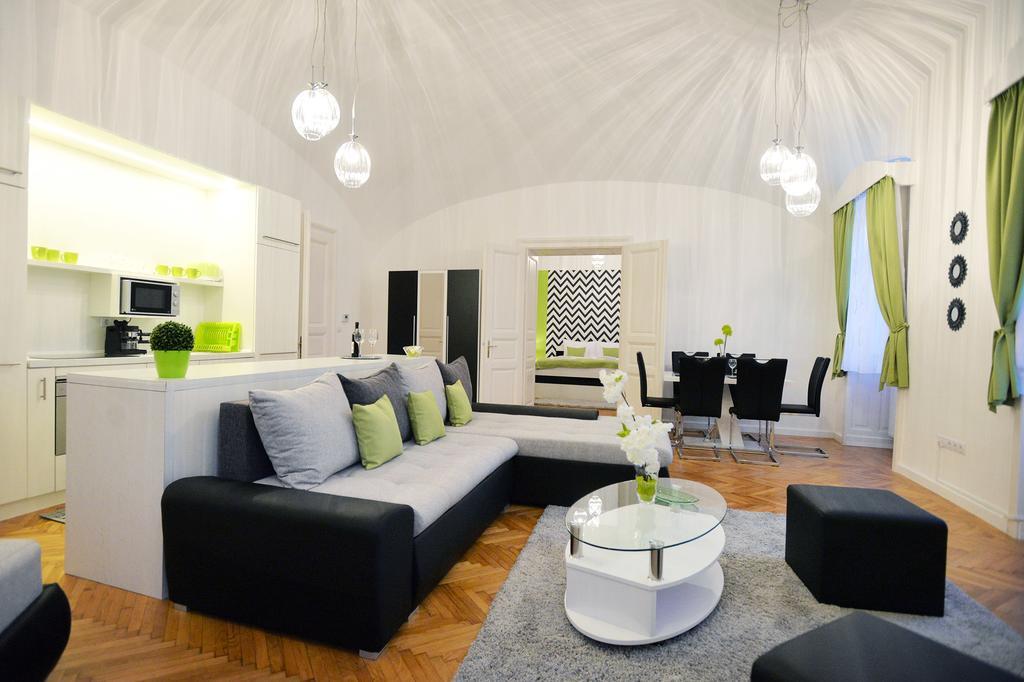 Varkapitany Apartman Eger Buitenkant foto