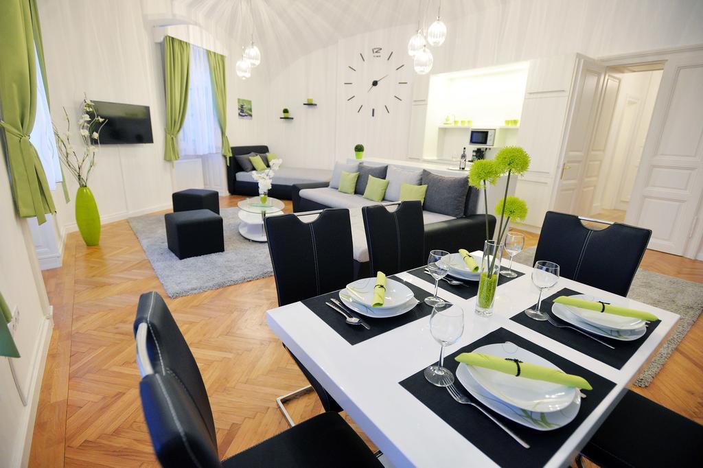 Varkapitany Apartman Eger Buitenkant foto